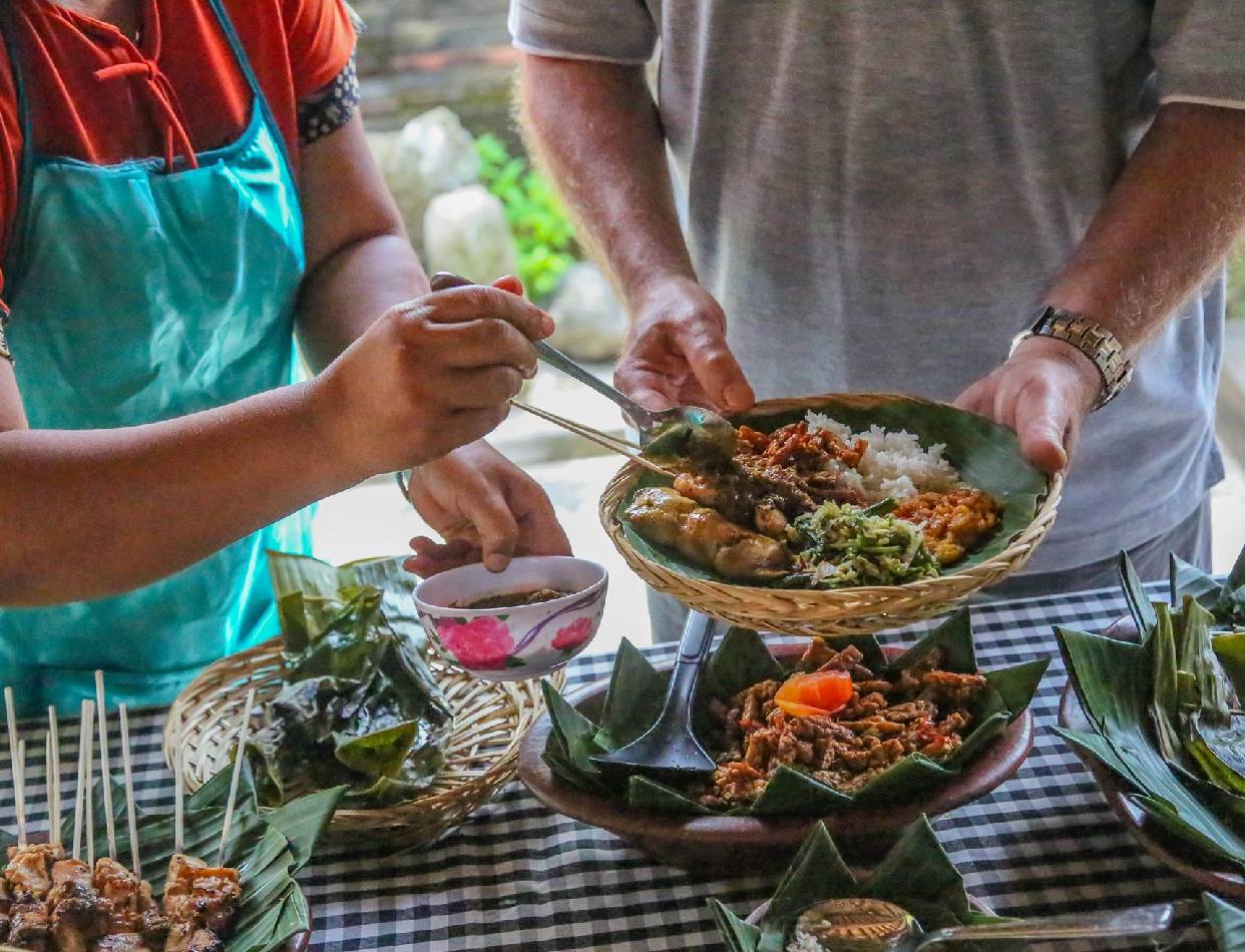 A Taste of Bali: From Kitchen Secrets to Street Flavors Experience