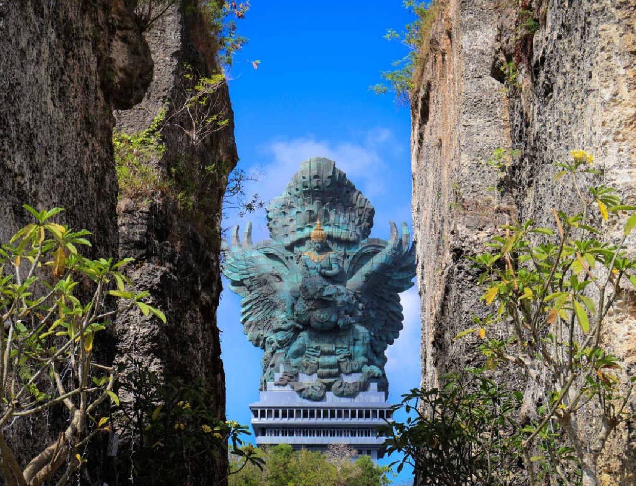 South Bali: White beaches, Culture performance & Sunset Magic