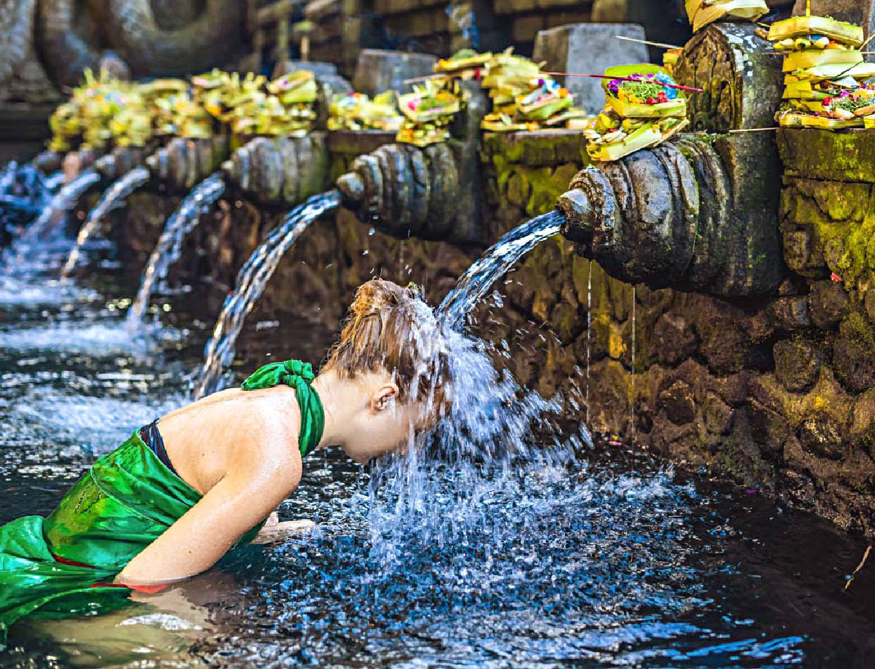 Swing Above Rice Terraces & Explore Ubud’s Sacred Temples