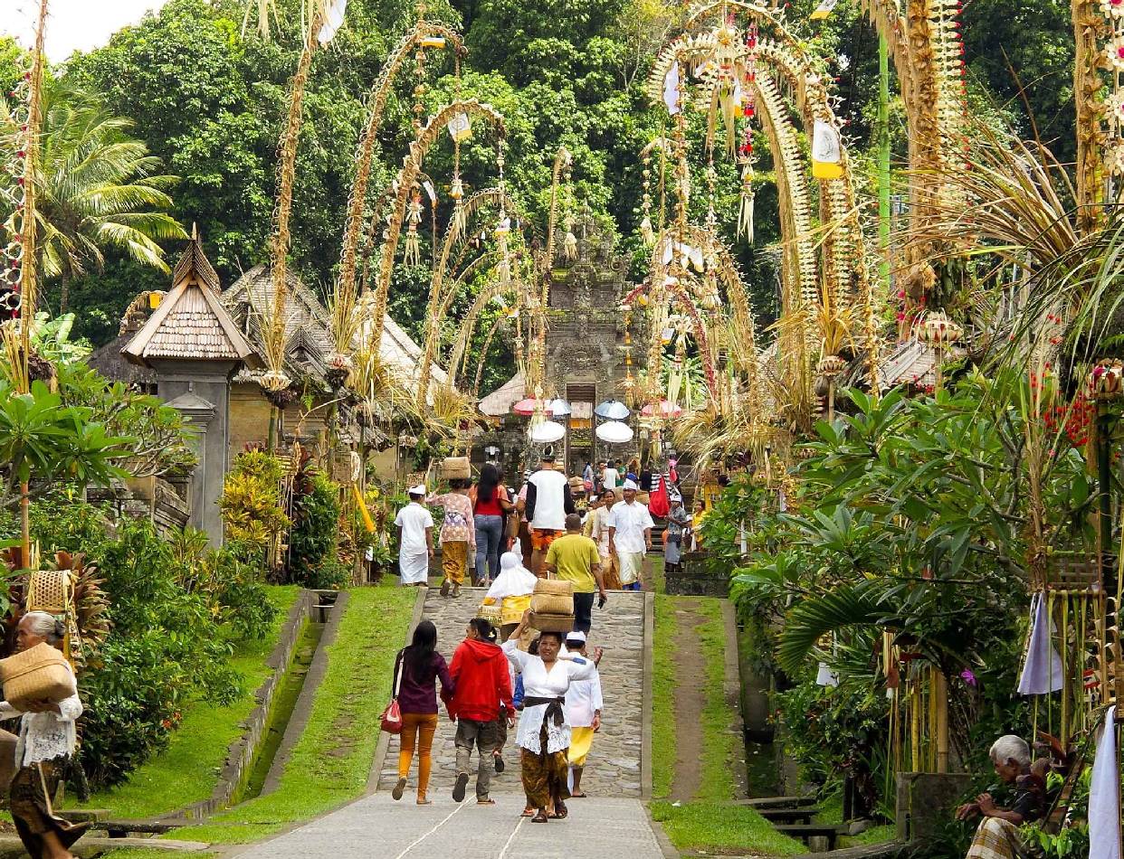Timeless Bali: Sacred Temples & Living Traditions of Ubud