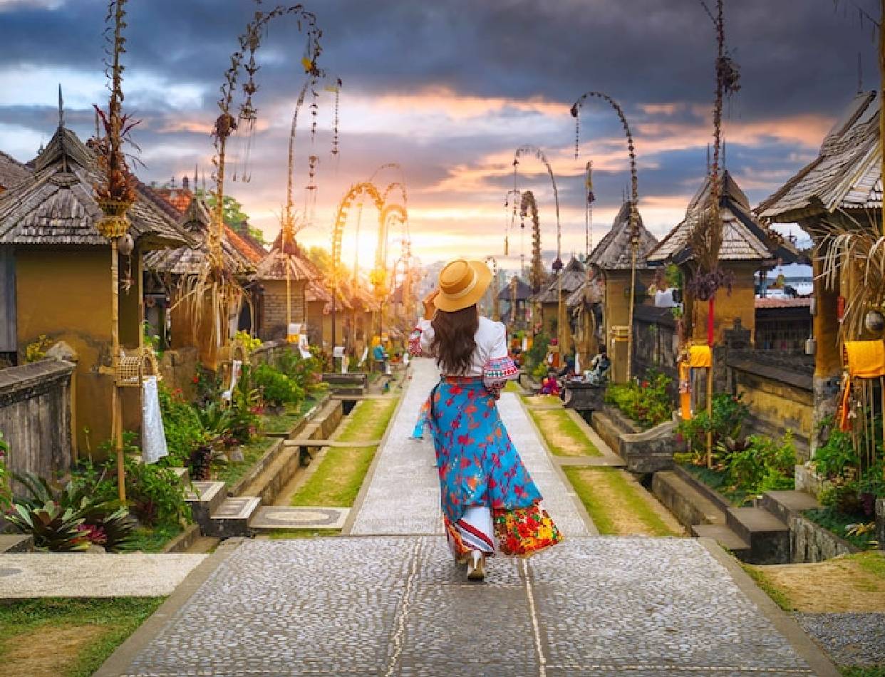 Timeless Bali: Sacred Temples & Living Traditions of Ubud